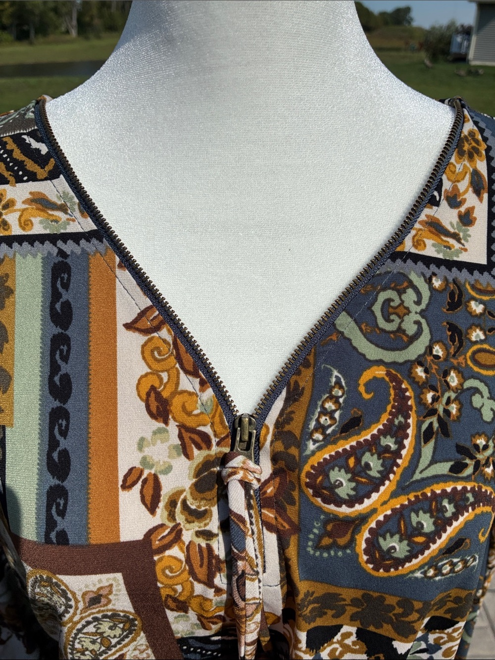 Susan Graver Paisley/Floral Printed V-Neck Top XL - Picture 4 of 10